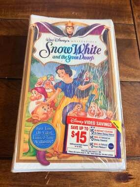 Vtg 1994 Factory Sealed Walt Disney Snow White VHS